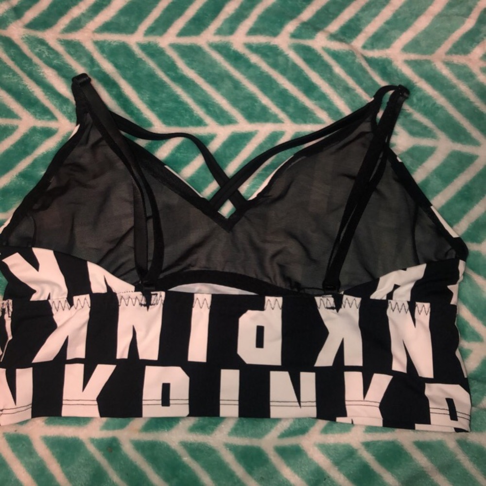 VICTORIOUS SECRET BLACK & WHITE SPORTS BRA - Picture 4 of 4